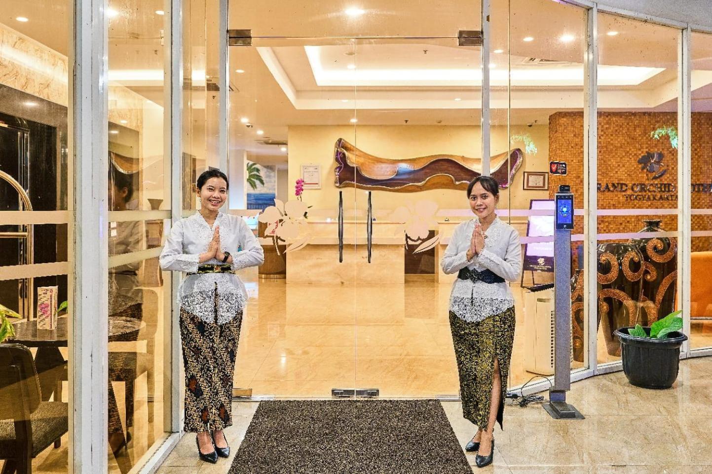 Grand Orchid Hotel Yogyakarta Maguwo Esterno foto