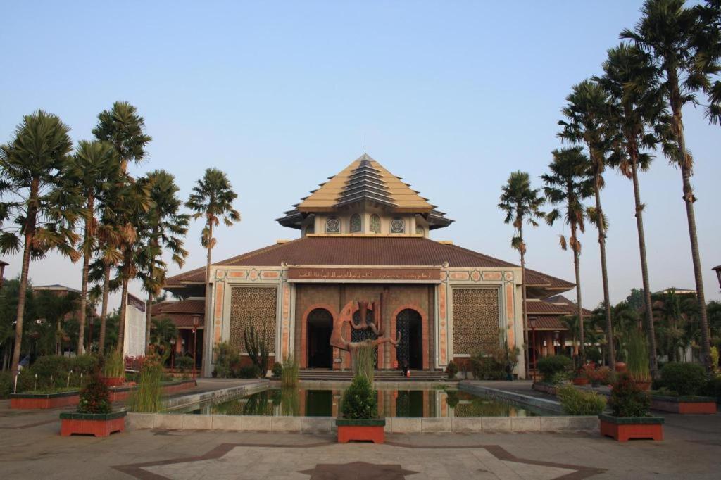 Grand Orchid Hotel Yogyakarta Maguwo Esterno foto