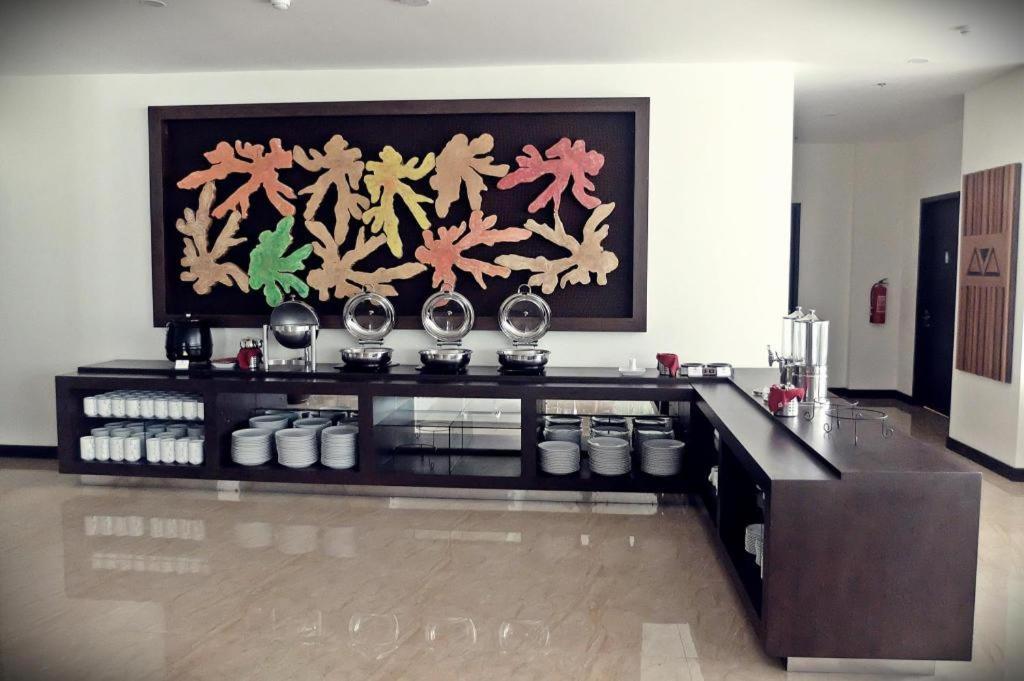 Grand Orchid Hotel Yogyakarta Maguwo Esterno foto