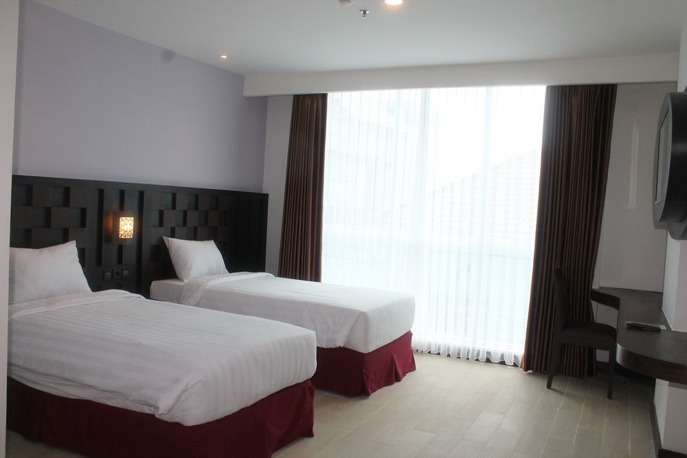 Grand Orchid Hotel Yogyakarta Maguwo Esterno foto