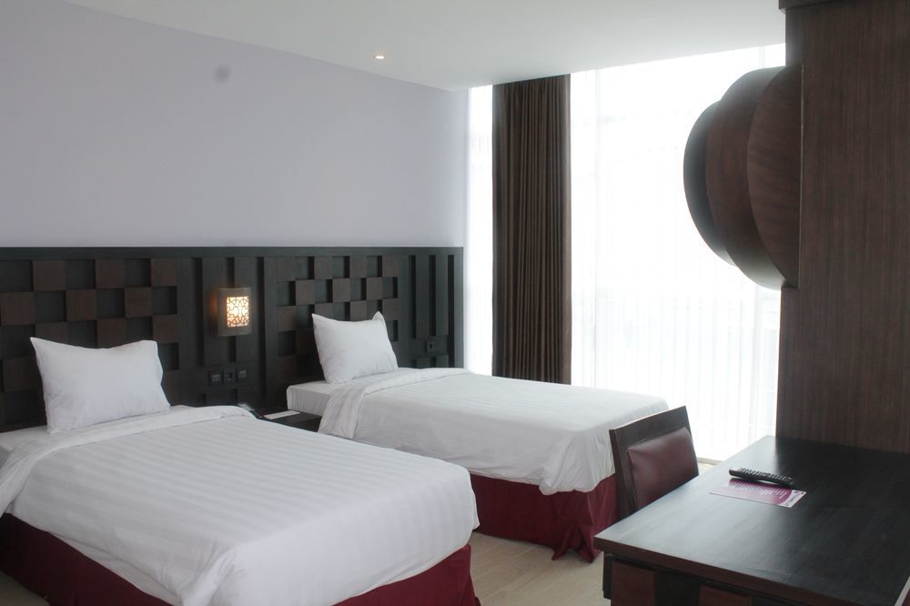 Grand Orchid Hotel Yogyakarta Maguwo Esterno foto